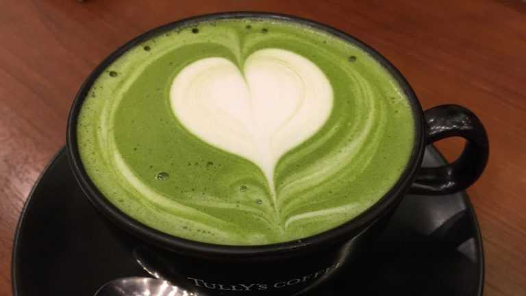 Beneficios del té matcha. Matcha latte la bebida de moda
