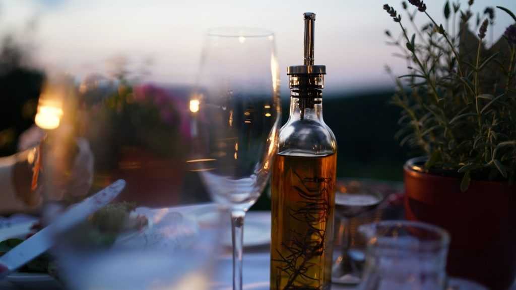 bottiglia di olio d'oliva