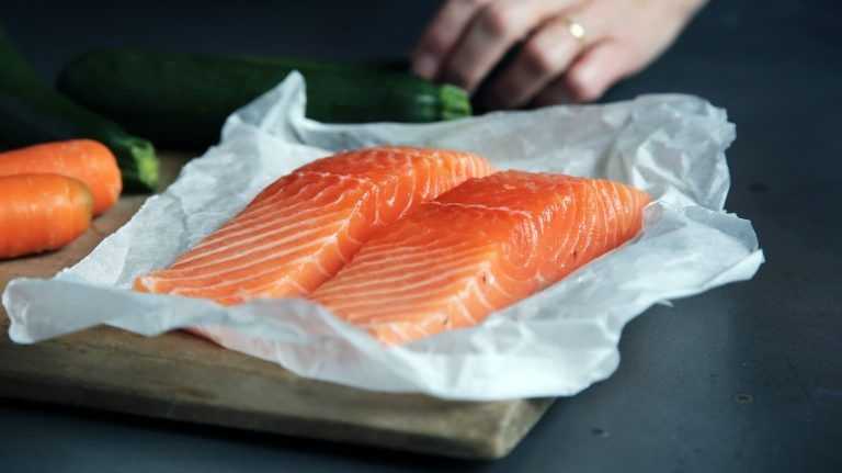 Quali sono i benefici del salmone per la salute?