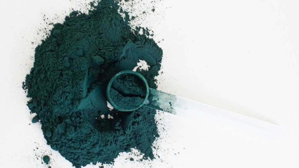 Qu'est-ce que la spiruline et pourquoi tout le monde pense qu'elle est bonne pour la santé?