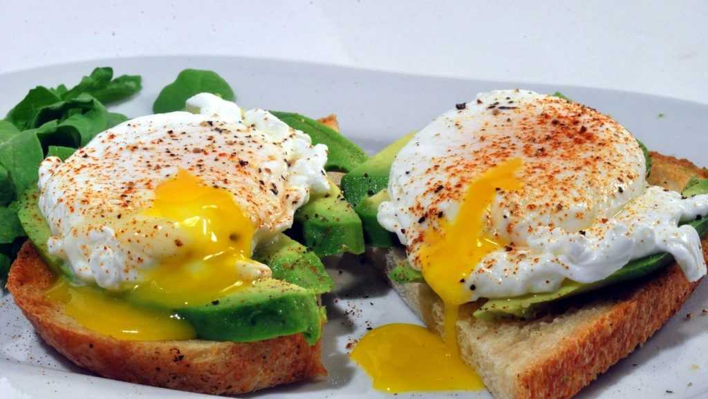 Tostada de aguacate y huevo