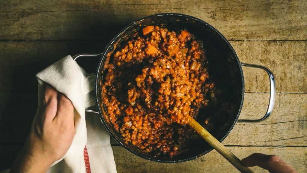 Lenticchie e riso, perché è interessante mangiarli insieme?