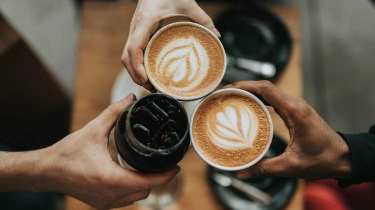 Quelle est la quantité de caféine contenue dans ma tasse de café ?