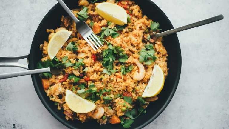 Como fazer arroz frito chinês mais saudável