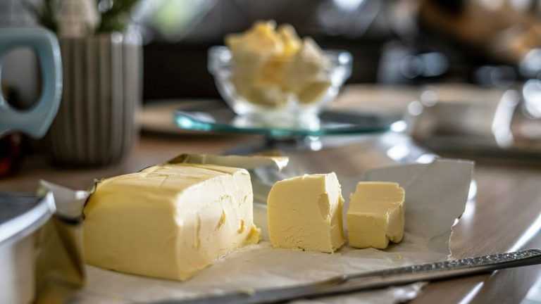 ¿Sabes cuáles son los riesgos de comer mantequilla en exceso?