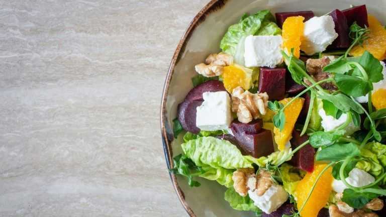 Quante calorie contiene l'insalata?