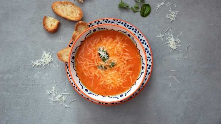 Por qué la sopa de sobre está dañando tu salud