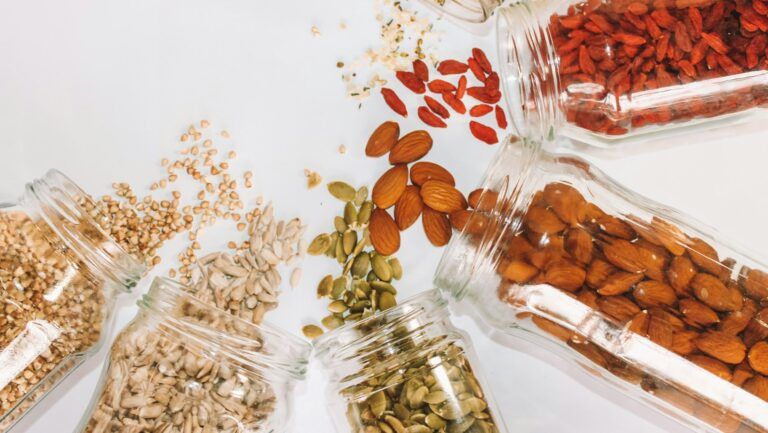 ¿Cuántos frutos secos hay que tomar al día y por qué?